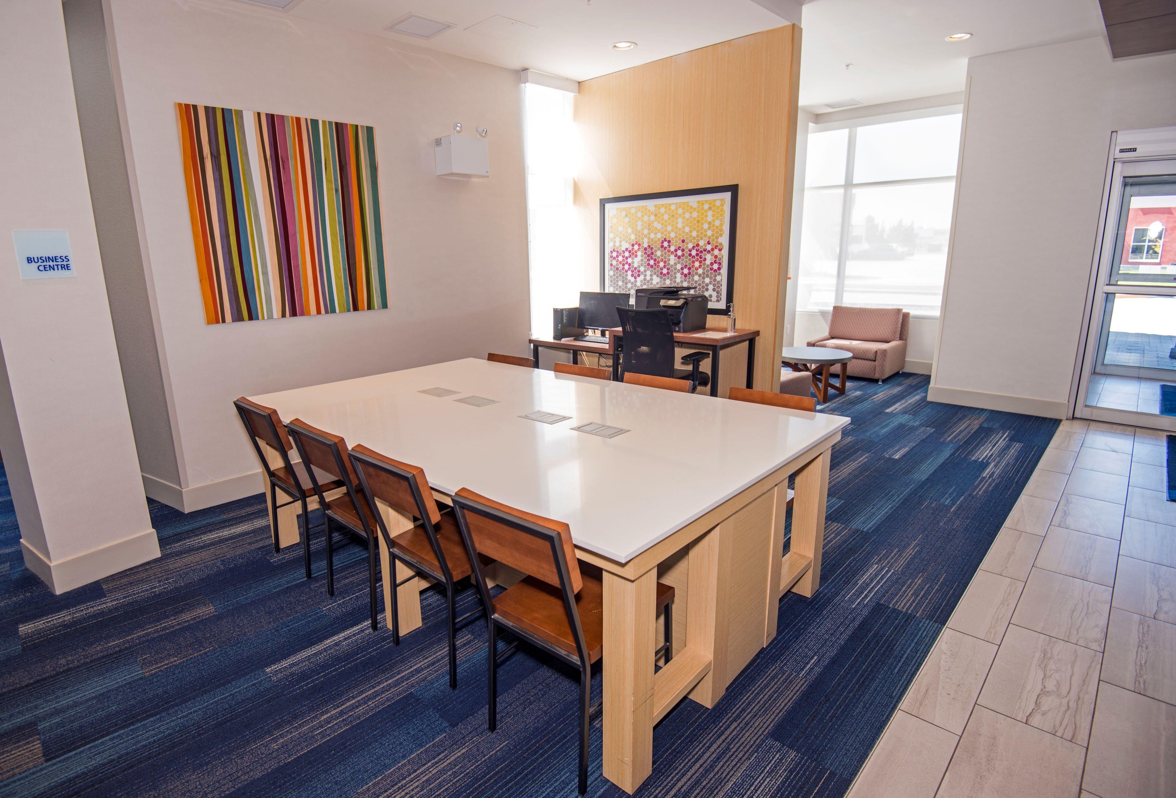 Holiday Inn Express - Red Deer North By Ihg Eksteriør billede